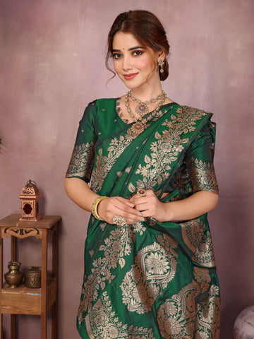 Varanga Women Banarasi Saree With Blouse Piece